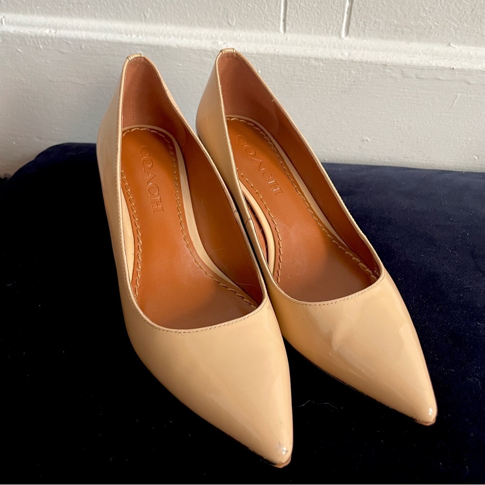 Coach Mid Heel Pumps in Beechwood - Size 5.5
